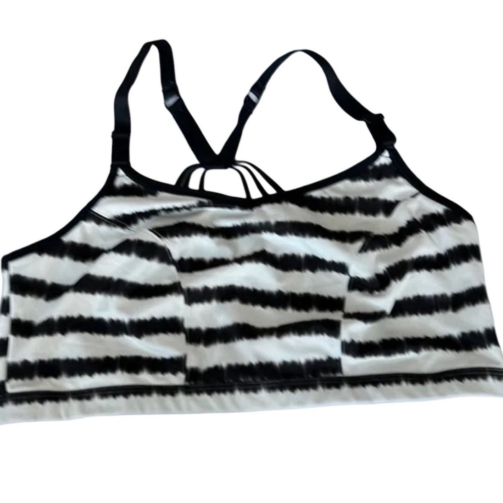 Lane Bryant Livi Active Soft Stretchy No-Wire Sports Bra w/ Strappy Racerback